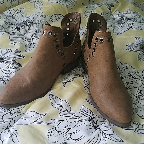 Ankle booties - Picture 1 of 4